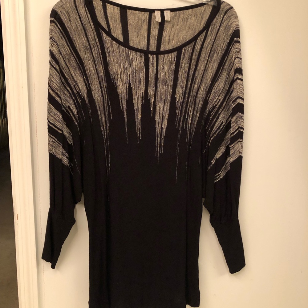 Madison Women Sweater XL Black & Silver. In perfect Condition.
